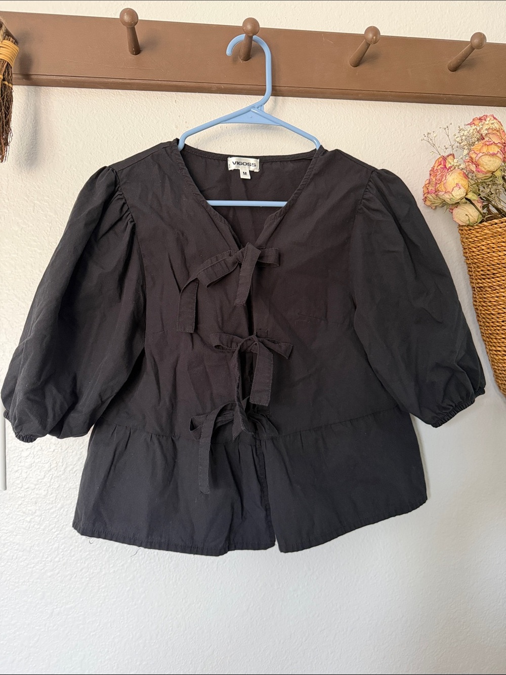 Vigoss Black Tie-Front Puff Sleeve Blouse